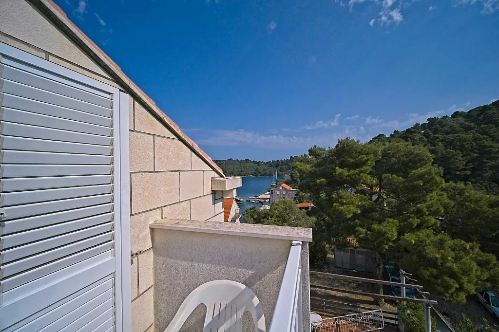 One-Bedroom Apartment with Balcony in Mljet