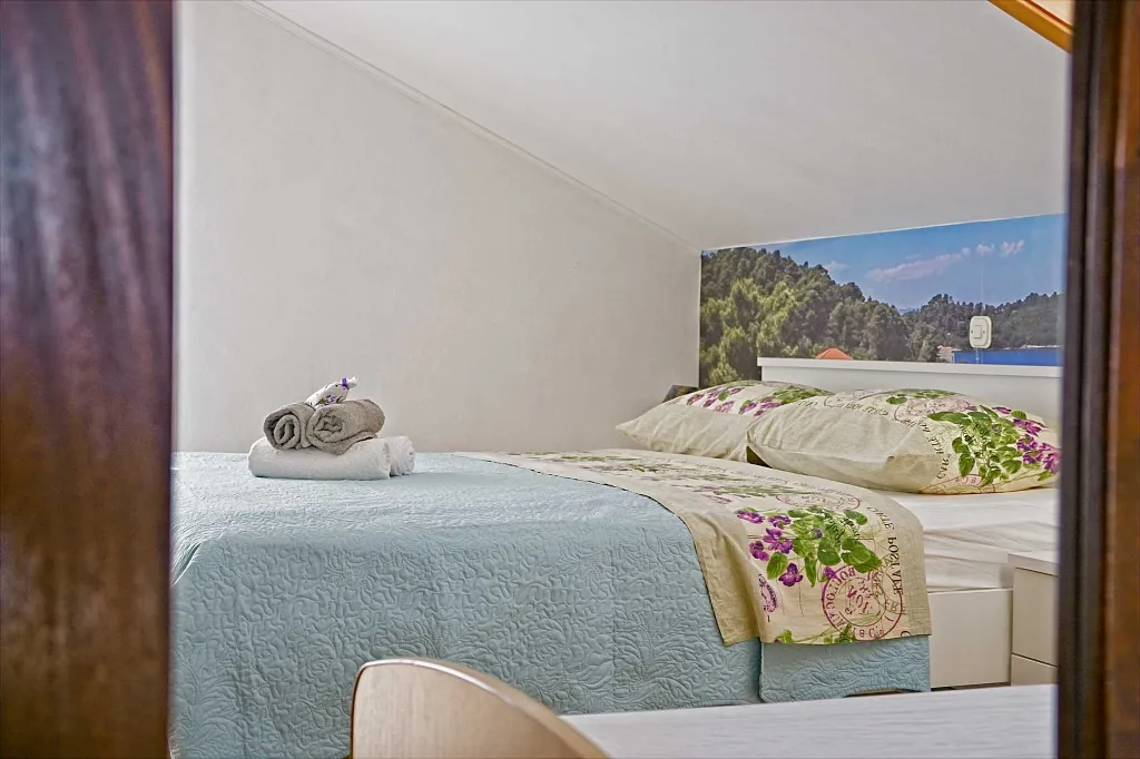 One-Bedroom Apartment with Balcony in Mljet