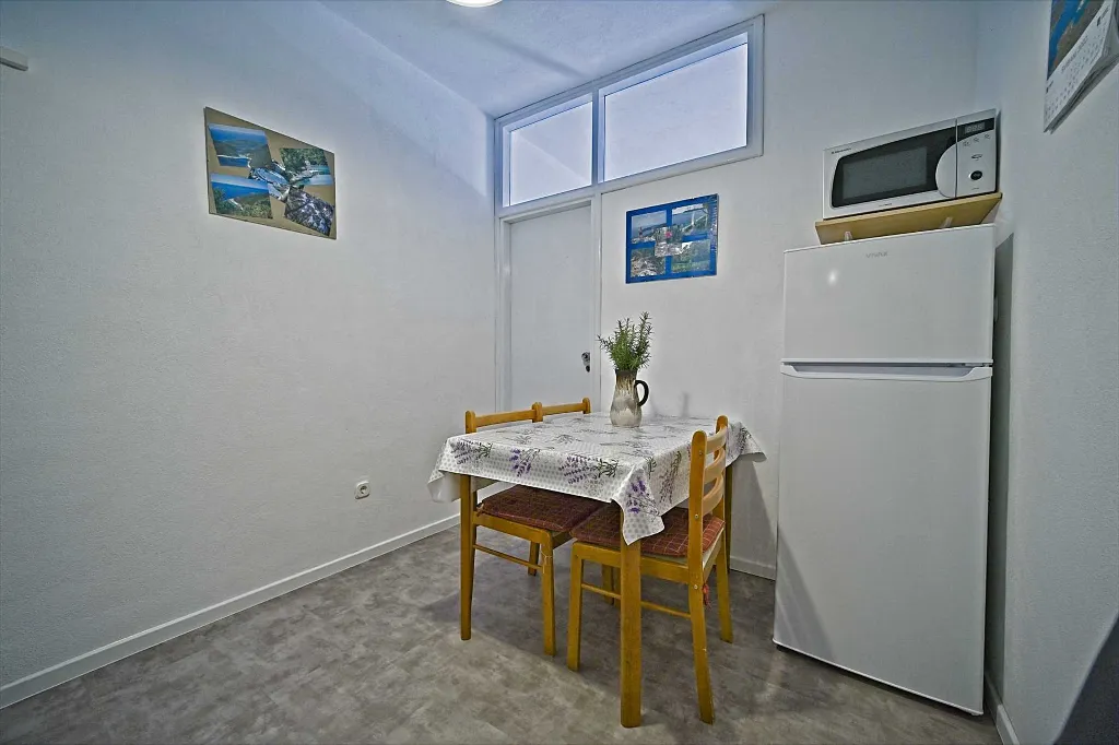 One-Bedroom Apartment in Mljet with Balcony