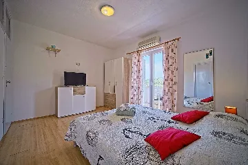 One-Bedroom Apartment in Mljet with Balcony