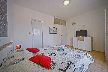 One-Bedroom Apartment in Mljet with Balcony