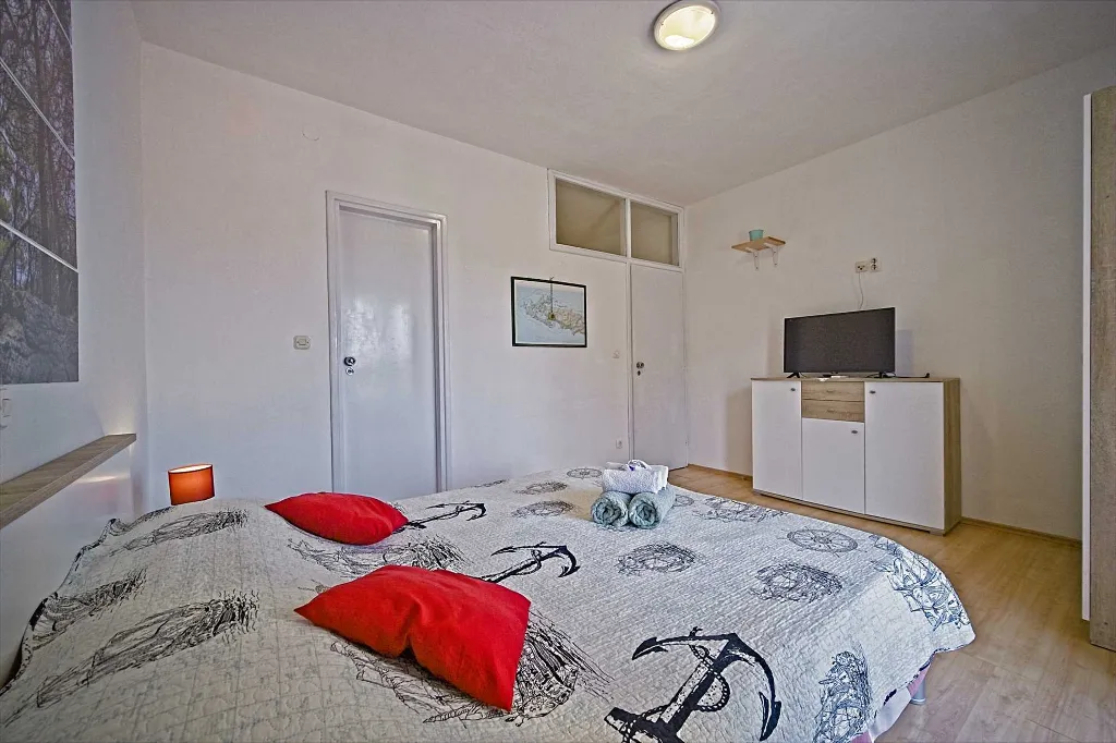 One-Bedroom Apartment in Mljet with Balcony