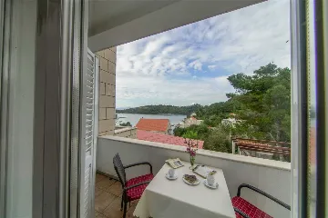 One-Bedroom Apartment in Mljet with Balcony