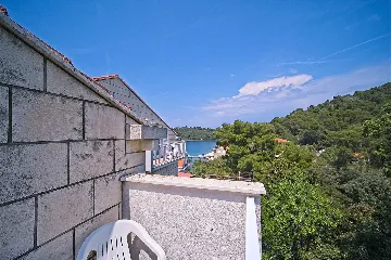 Two-Bedroom Apartment with Terrace in Mljet