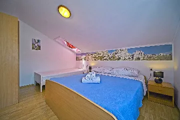 Two-Bedroom Apartment with Terrace in Mljet