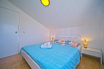 Two-Bedroom Apartment with Terrace in Mljet