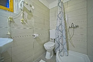 Two-Bedroom Apartment with Terrace in Mljet