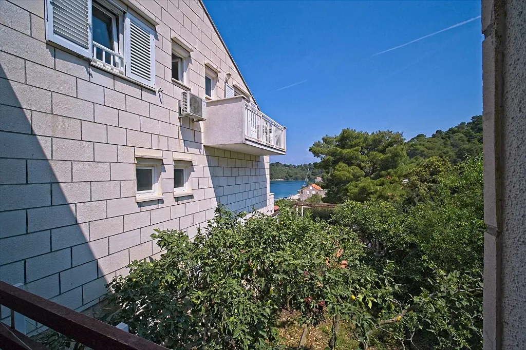 Studio for 2 in Mljet with Forest View