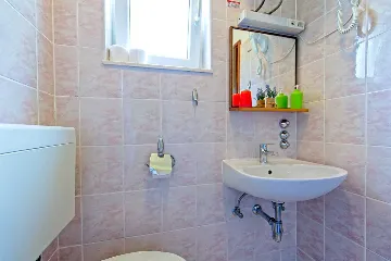 Twin Room in Mljet with Private Bathroom