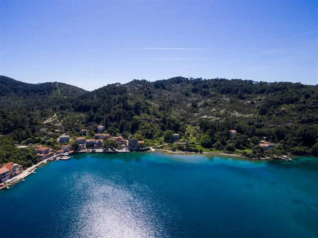 Studio with Balcony and Partial Sea View for 3, Mljet