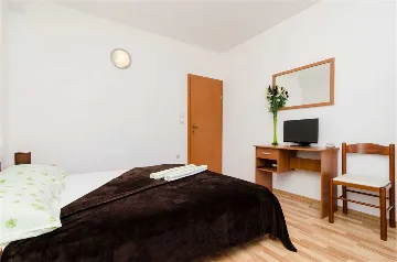 Polače 1-Bedroom Apartment with Balcony and Sea View