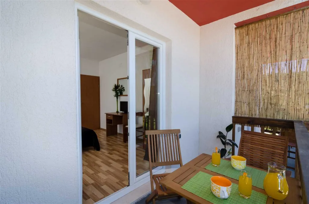 Polače 1-Bedroom Apartment with Balcony and Sea View