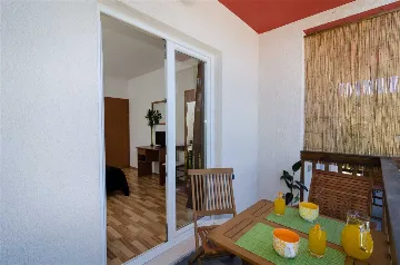 Polače 1-Bedroom Apartment with Balcony and Sea View