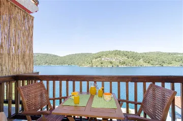 Polače 1-Bedroom Apartment with Balcony and Sea View