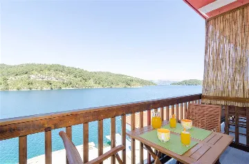 Polače 1-Bedroom Apartment with Balcony and Sea View