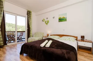 Polače 1-Bedroom Apartment with Balcony and Sea View