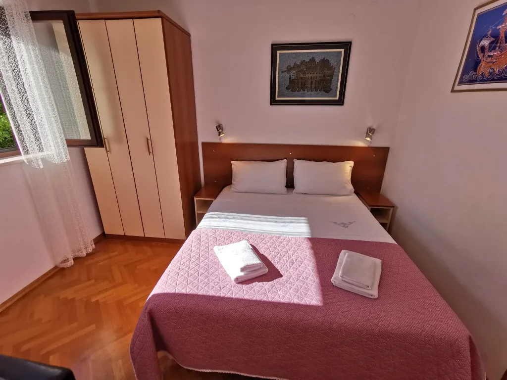 Air-conditioned 1-Bedroom Apartment for 2 in Dubrovnik
