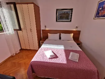 Air-conditioned 1-Bedroom Apartment for 2 in Dubrovnik
