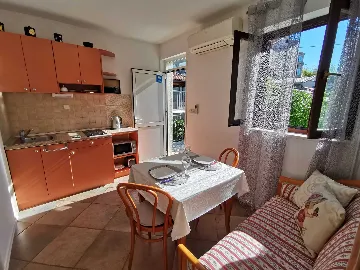 Air-conditioned 1-Bedroom Apartment for 2 in Dubrovnik