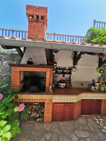 Air-conditioned 1-Bedroom Apartment for 2 in Dubrovnik