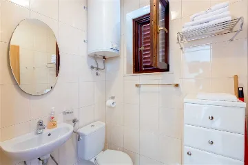 Air-conditioned 1-Bedroom Apartment for 2 in Dubrovnik