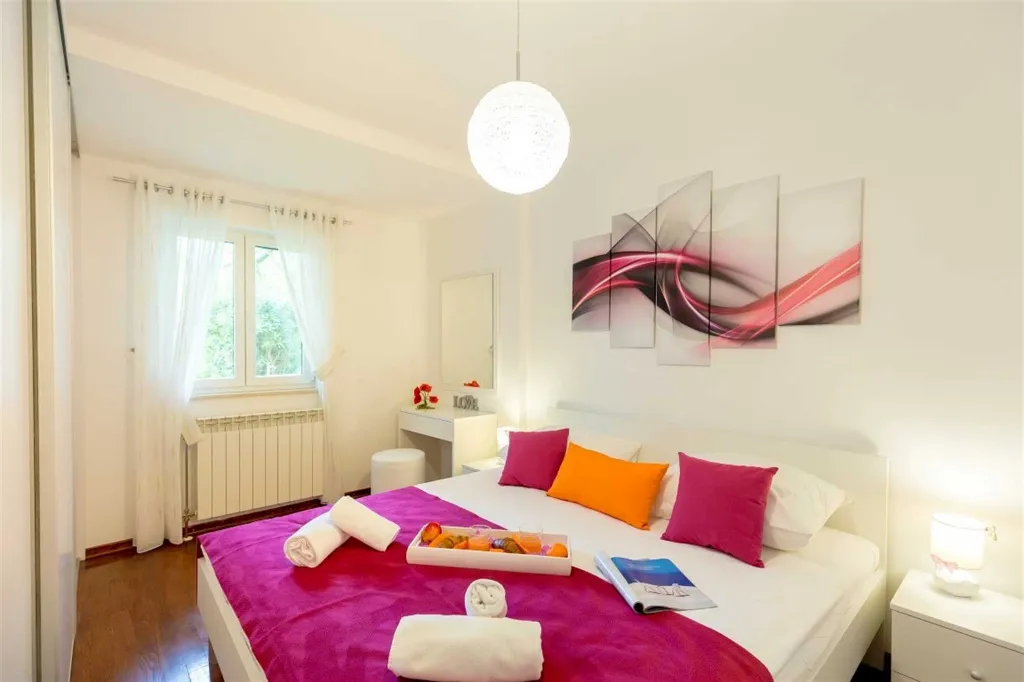 Dubrovnik Two-Bedroom Apartment with Private Terrace