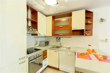 Dubrovnik Two-Bedroom Apartment with Private Terrace