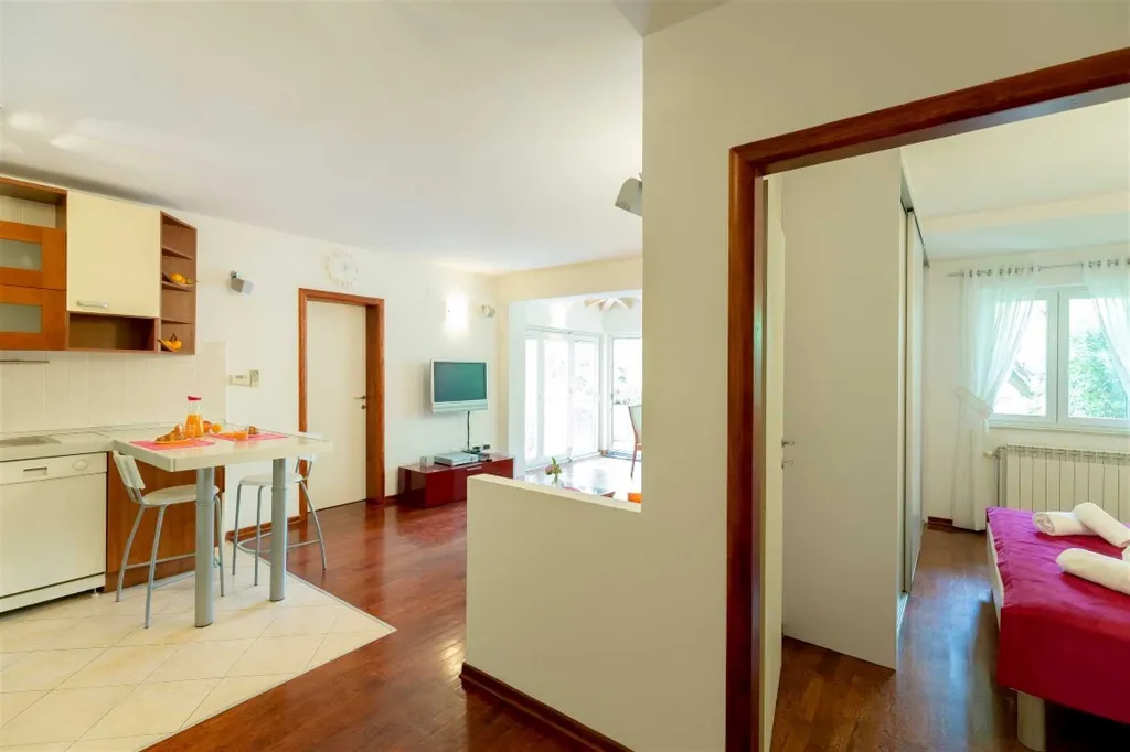 Dubrovnik Two-Bedroom Apartment with Private Terrace