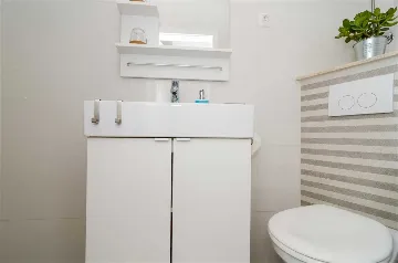 Dubrovnik One-Bedroom Apartment for 4