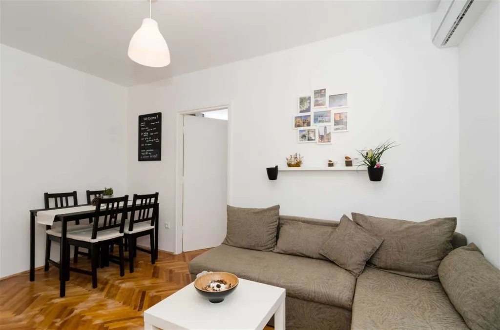 Dubrovnik One-Bedroom Apartment for 4