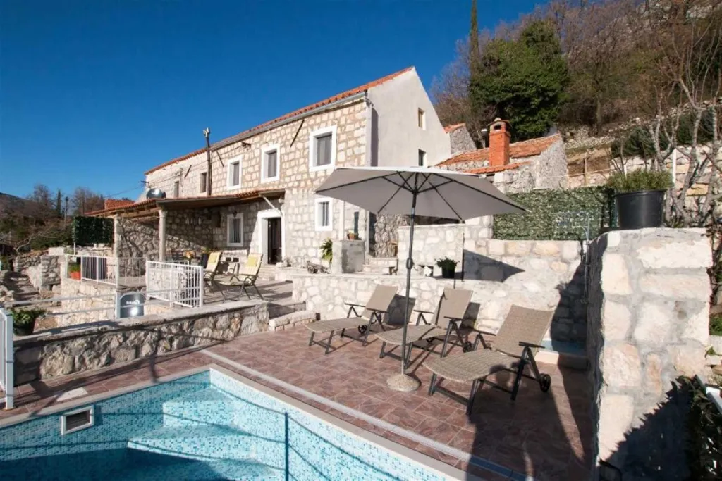 3-Bedroom Apartment in Zaton, Croatia (Up to 6)