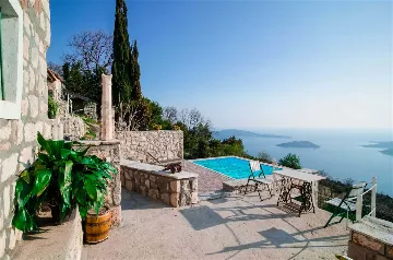 3-Bedroom Apartment in Zaton, Croatia (Up to 6)