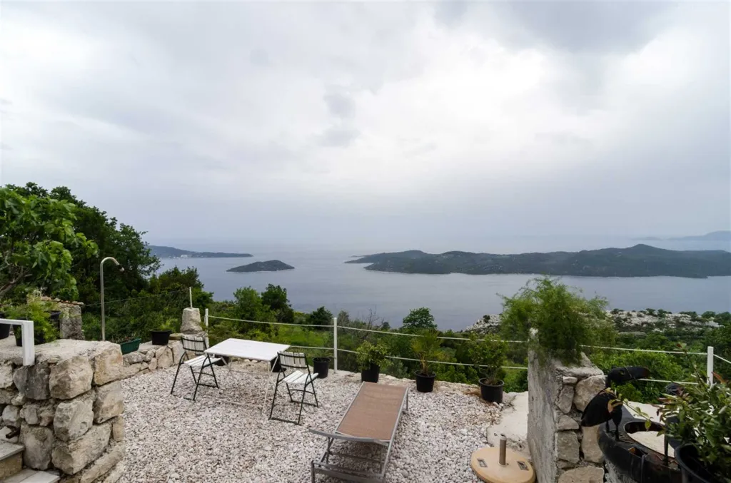 3-Bedroom Apartment in Zaton, Croatia (Up to 6)