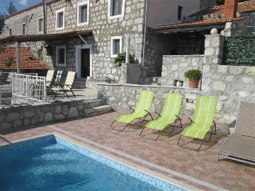 3-Bedroom Apartment in Zaton, Croatia (Up to 6)