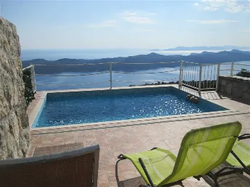 3-Bedroom Apartment in Zaton, Croatia (Up to 6)