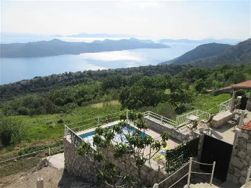 3-Bedroom Apartment in Zaton, Croatia (Up to 6)