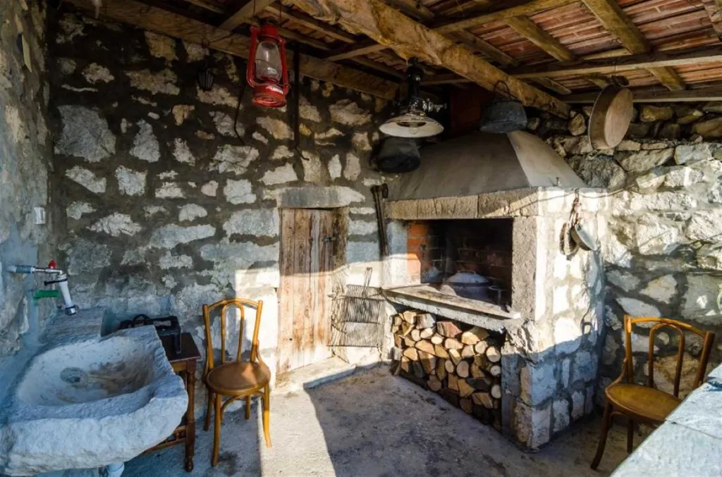 3-Bedroom Apartment in Zaton, Croatia (Up to 6)