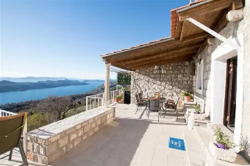 3-Bedroom Apartment in Zaton, Croatia (Up to 6)