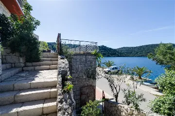 Sea-View Balcony Room in Mljet for 2 Guests