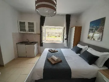 Studio Apartment for 2 in Mljet, Polače