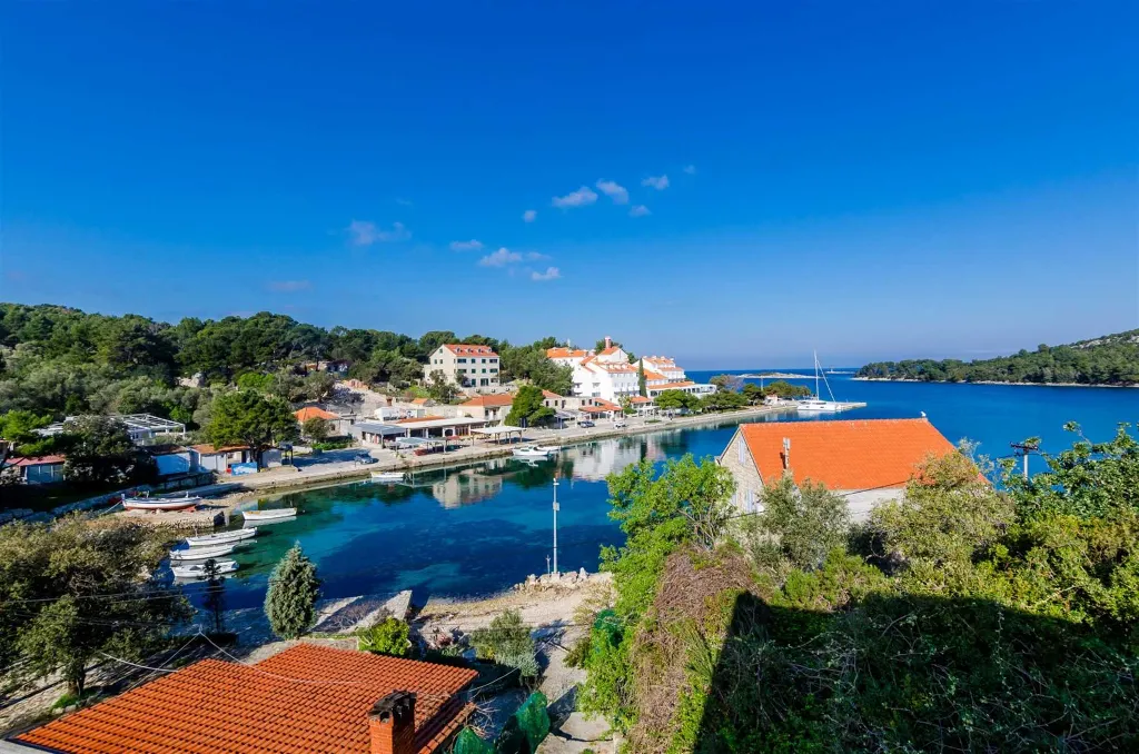 Apartment with Balcony for 3 Guests in Pomena (Mljet)