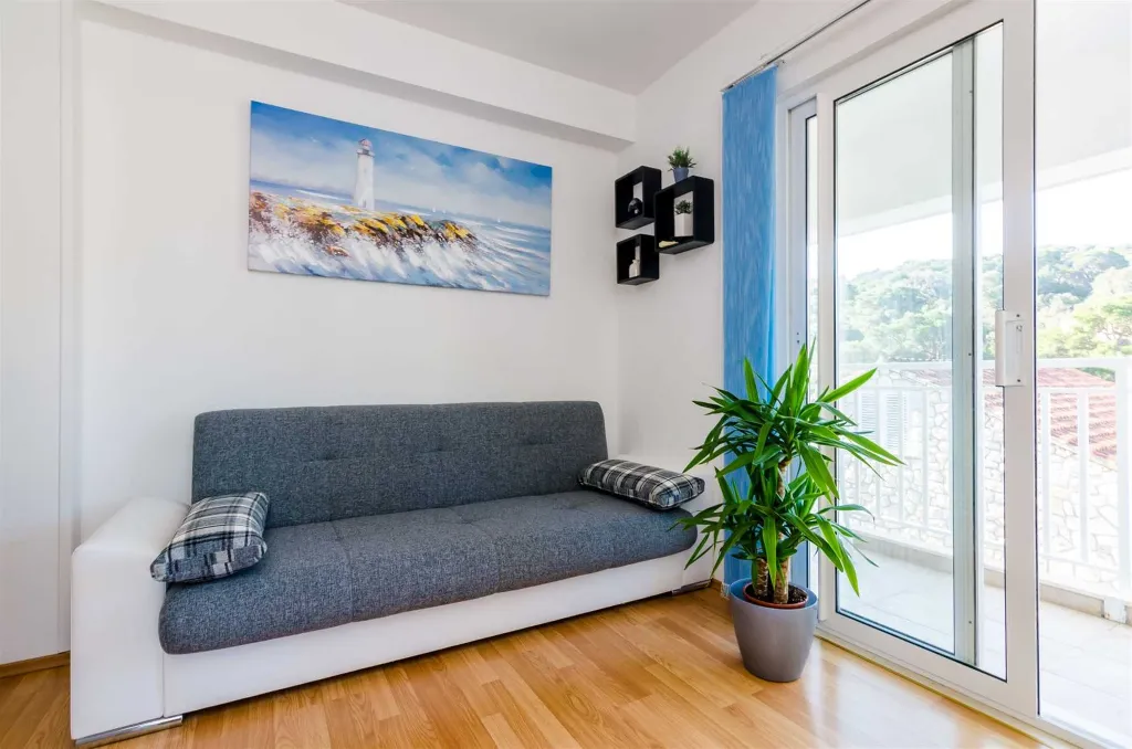 Apartment with Balcony for 3 Guests in Pomena (Mljet)