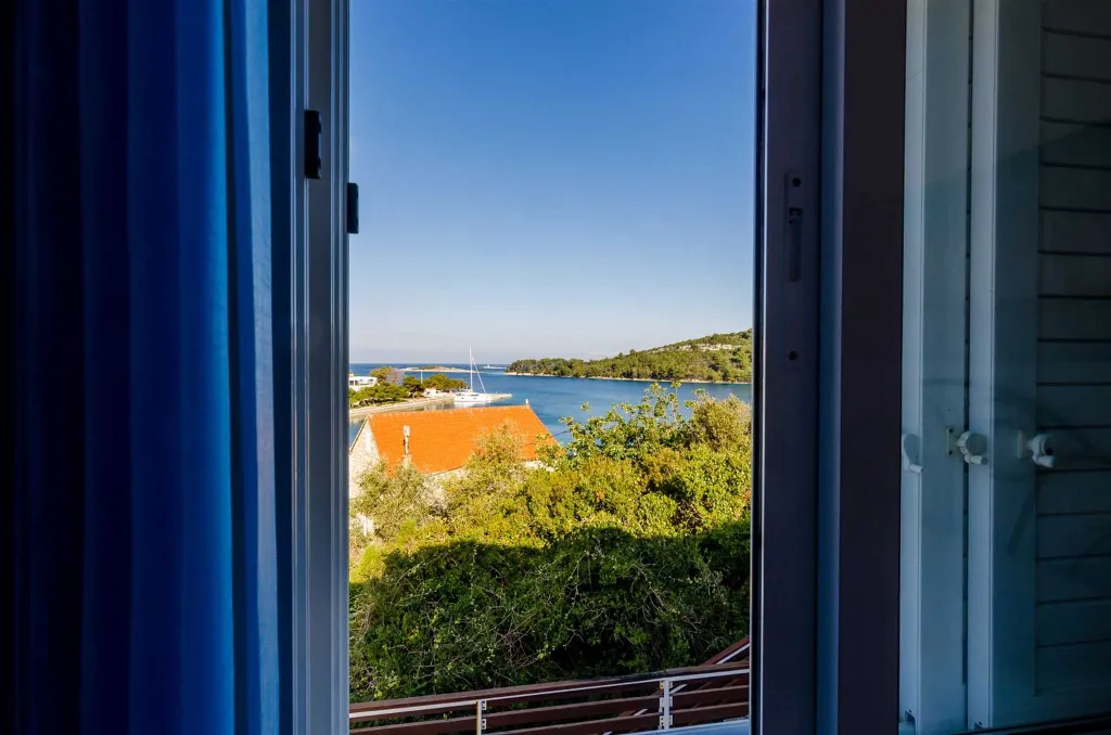Apartment with Balcony for 3 Guests in Pomena (Mljet)