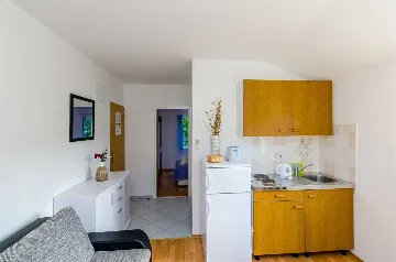 Sea-View Apartment in Mljet for Up to 3 Guests