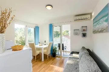 Sea-View Apartment in Mljet for Up to 3 Guests