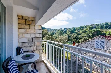 Sea-View Apartment in Mljet for Up to 3 Guests