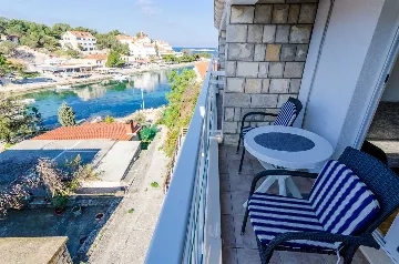 Sea-View Apartment in Mljet for Up to 3 Guests