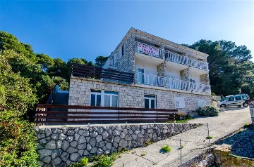 Apartment in Mljet for 3 Guests with Balcony