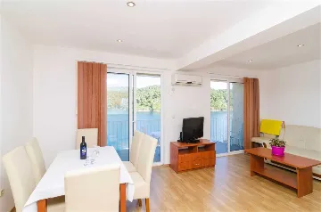 Two-Bedroom Apartment in Mljet with Sea View