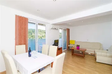 Two-Bedroom Apartment in Mljet with Sea-View Balcony